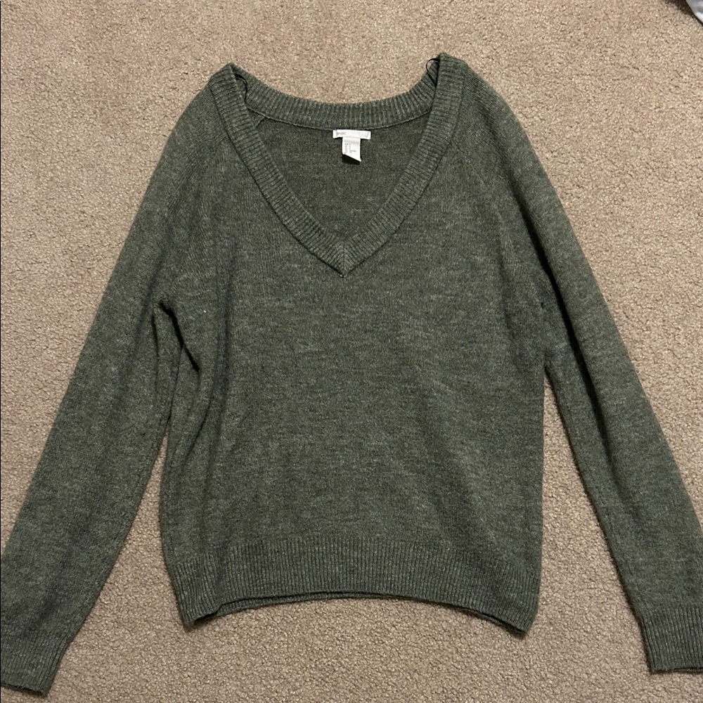 V-Neck Sweater - Green